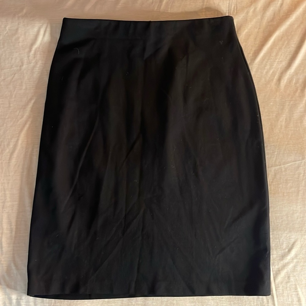 Philosophy- sz 4 - stretch ponte pencil skirt